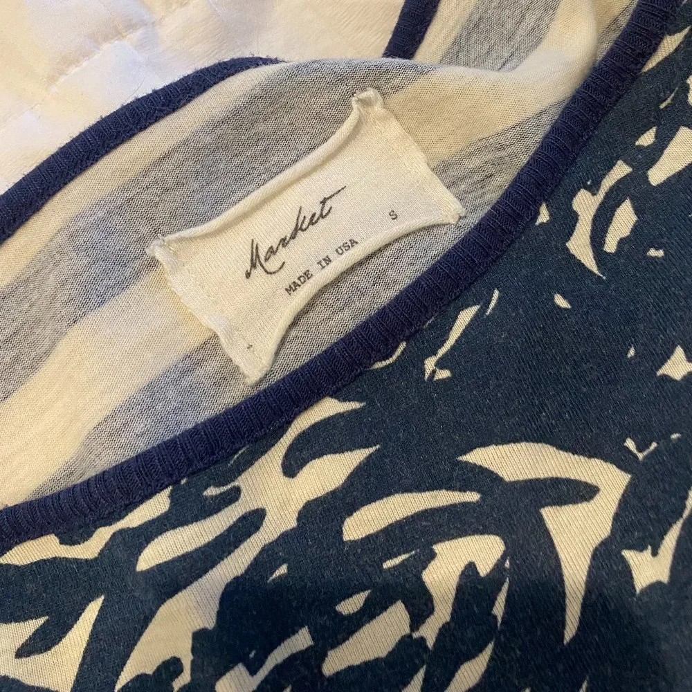 Dual-Patterned Blouse - Picture 3 of 4